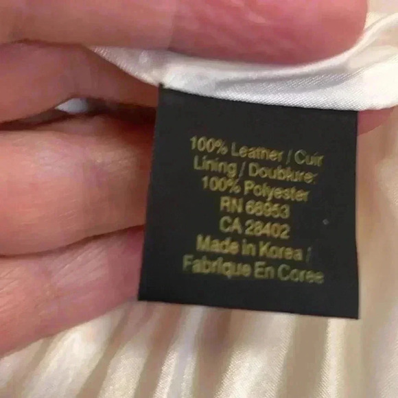 Cynthia  Steffe lined lambskin jacket w short, puffy sleeves, two front pockets - Picture 5 of 5